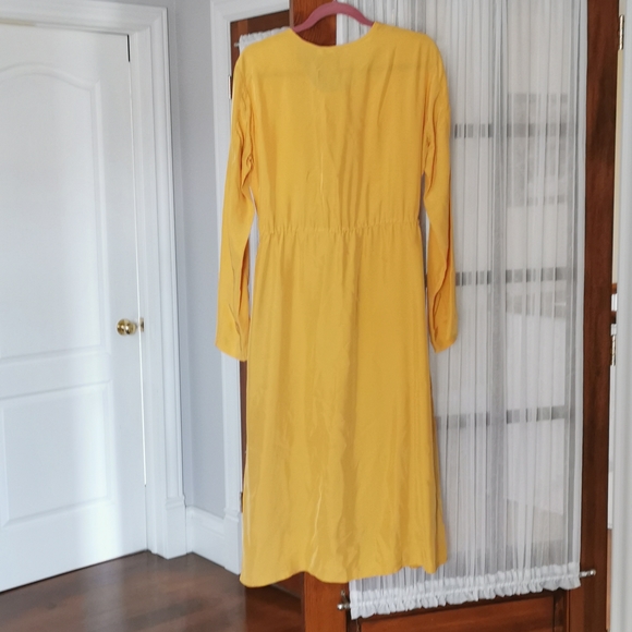 Uniqlo U collaboration yellow dress, size M - Picture 2 of 3